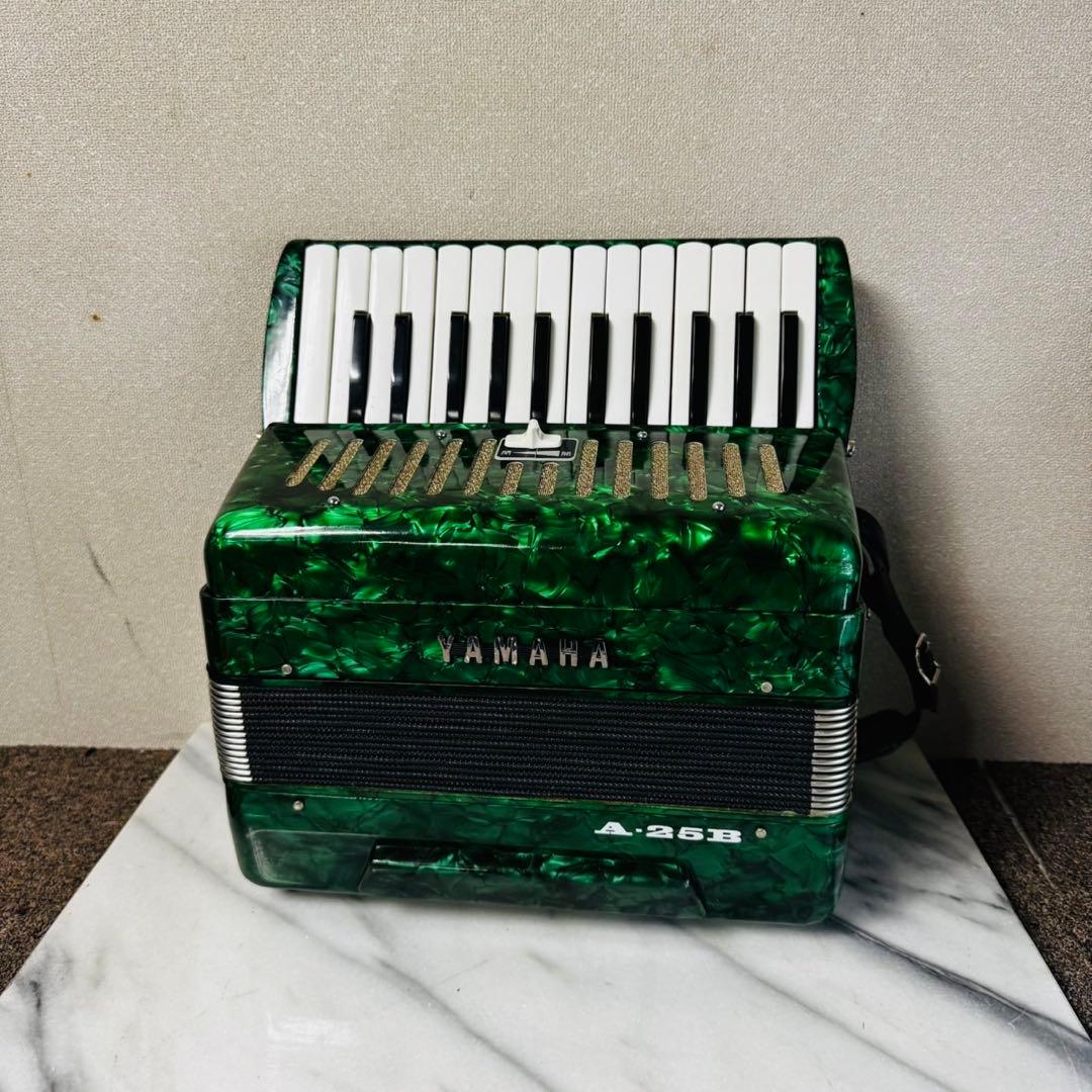 J34 YAMAHA A-25B アコーディオン 25鍵盤 赤 ソフトケース付