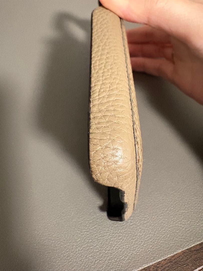 ボナベンチュラ　ベージュ レザー iPhone14ケース カードポケット付き