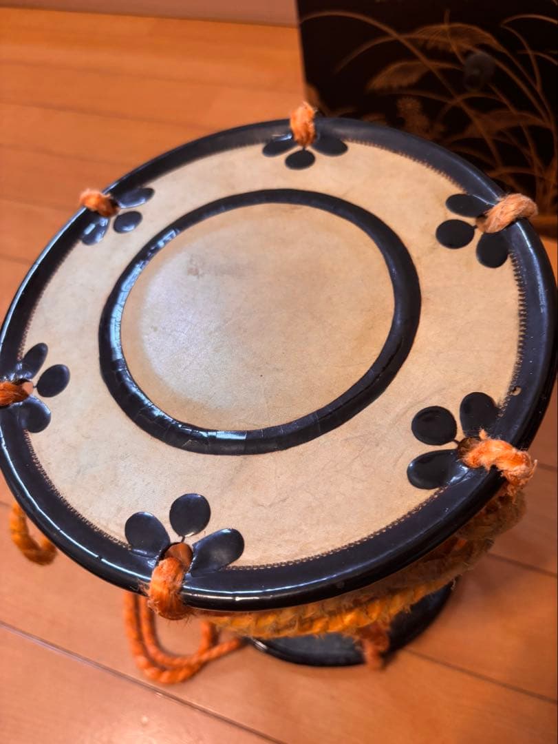 小鼓　革　胴　歌舞伎　狂言　囃子　伝統