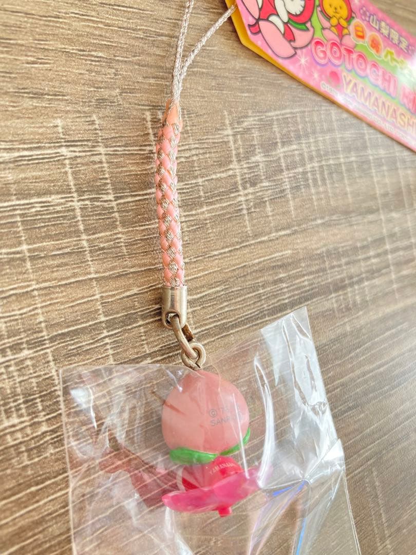 ハローキティ ご当地キティ 山科限定 白桃バージョン 根付け