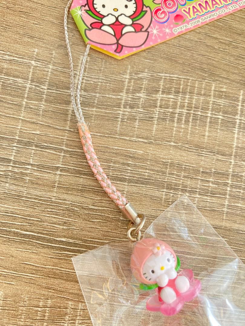 ハローキティ ご当地キティ 山科限定 白桃バージョン 根付け