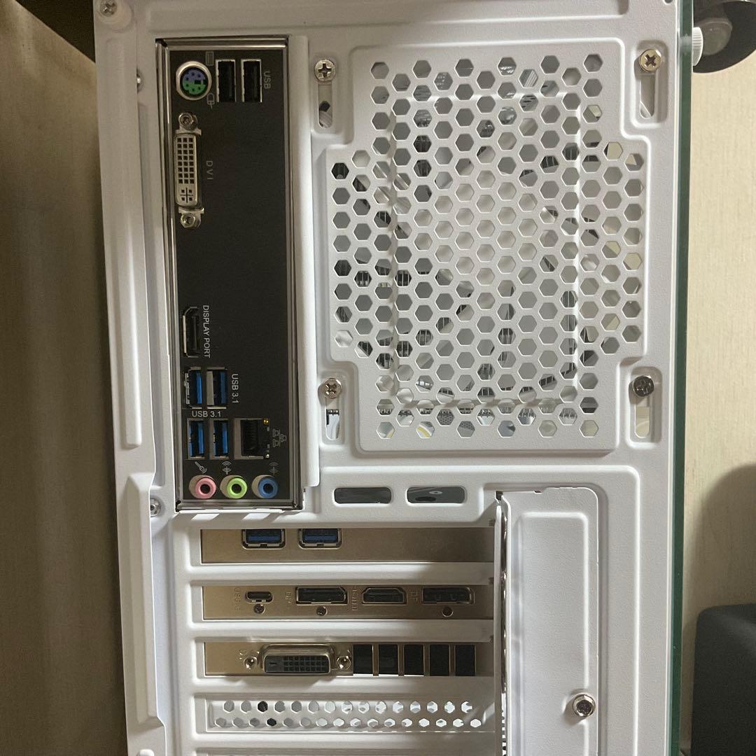 高性能白ゲーミングPC/i7 9700f/RTX2070 FPS快適プレイ