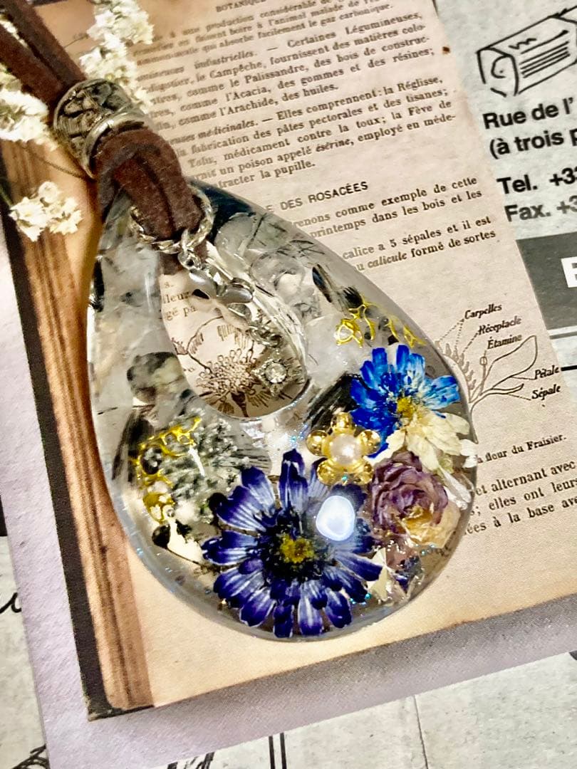 【N.465】ハンドメイドネックレス　オルゴナイト　レジン　薔薇　蝶