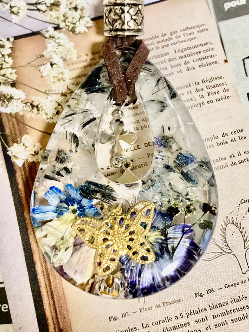 【N.465】ハンドメイドネックレス　オルゴナイト　レジン　薔薇　蝶