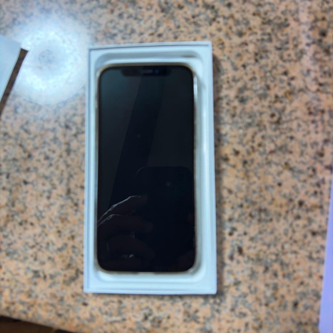 画面交換あり　iPhone12 64G ホワイト