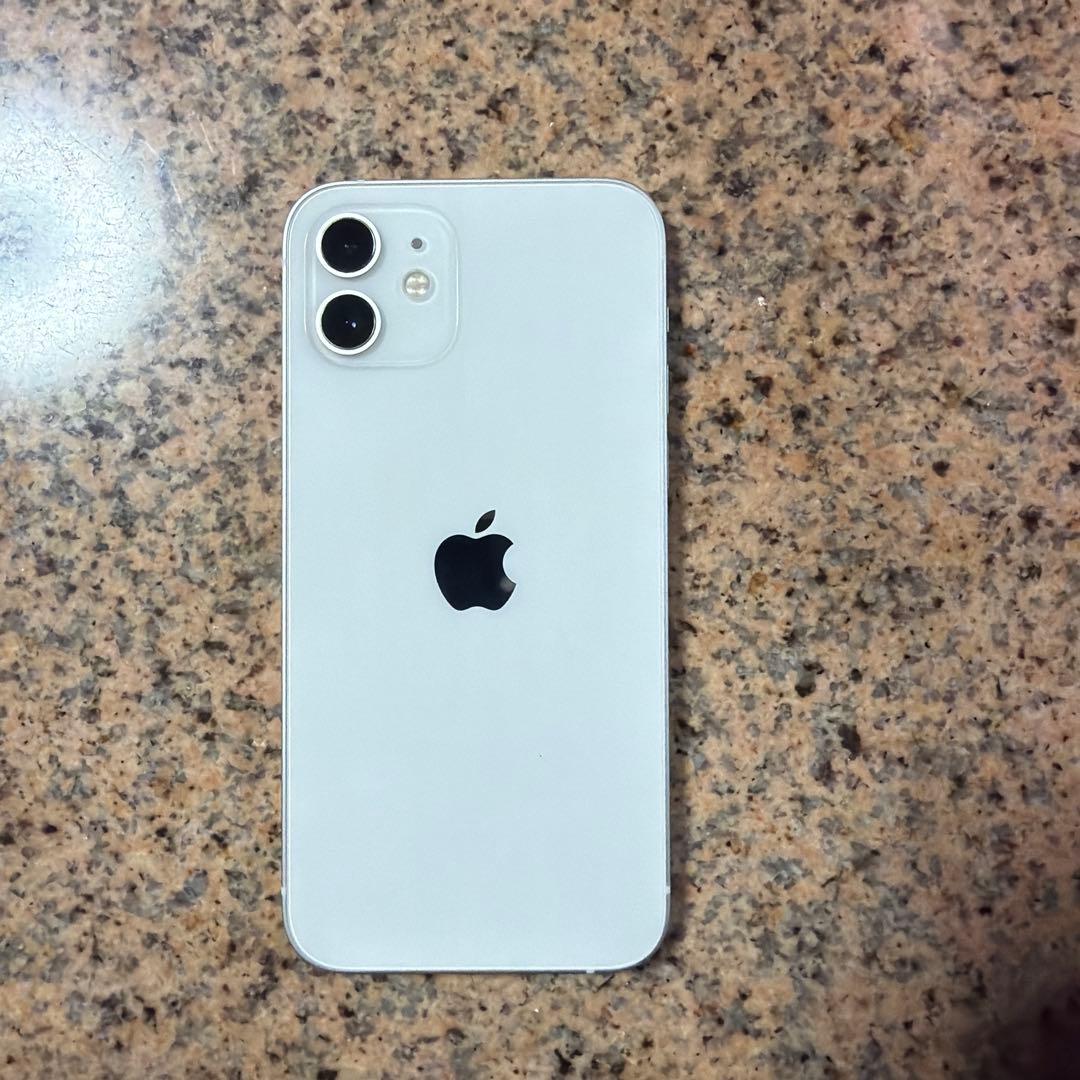 画面交換あり　iPhone12 64G ホワイト