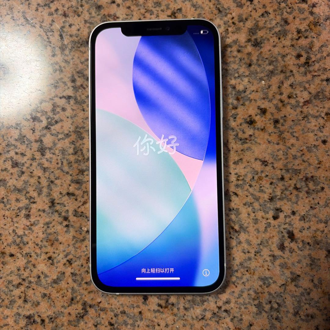 画面交換あり　iPhone12 64G ホワイト