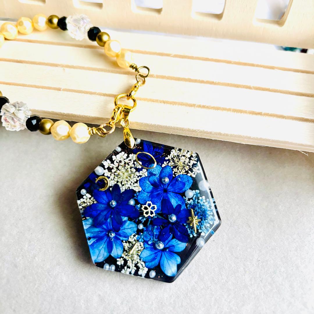 No.3120♡ドライフラワー♡ビーズ♡レジンチャーム♡バッグチャーム