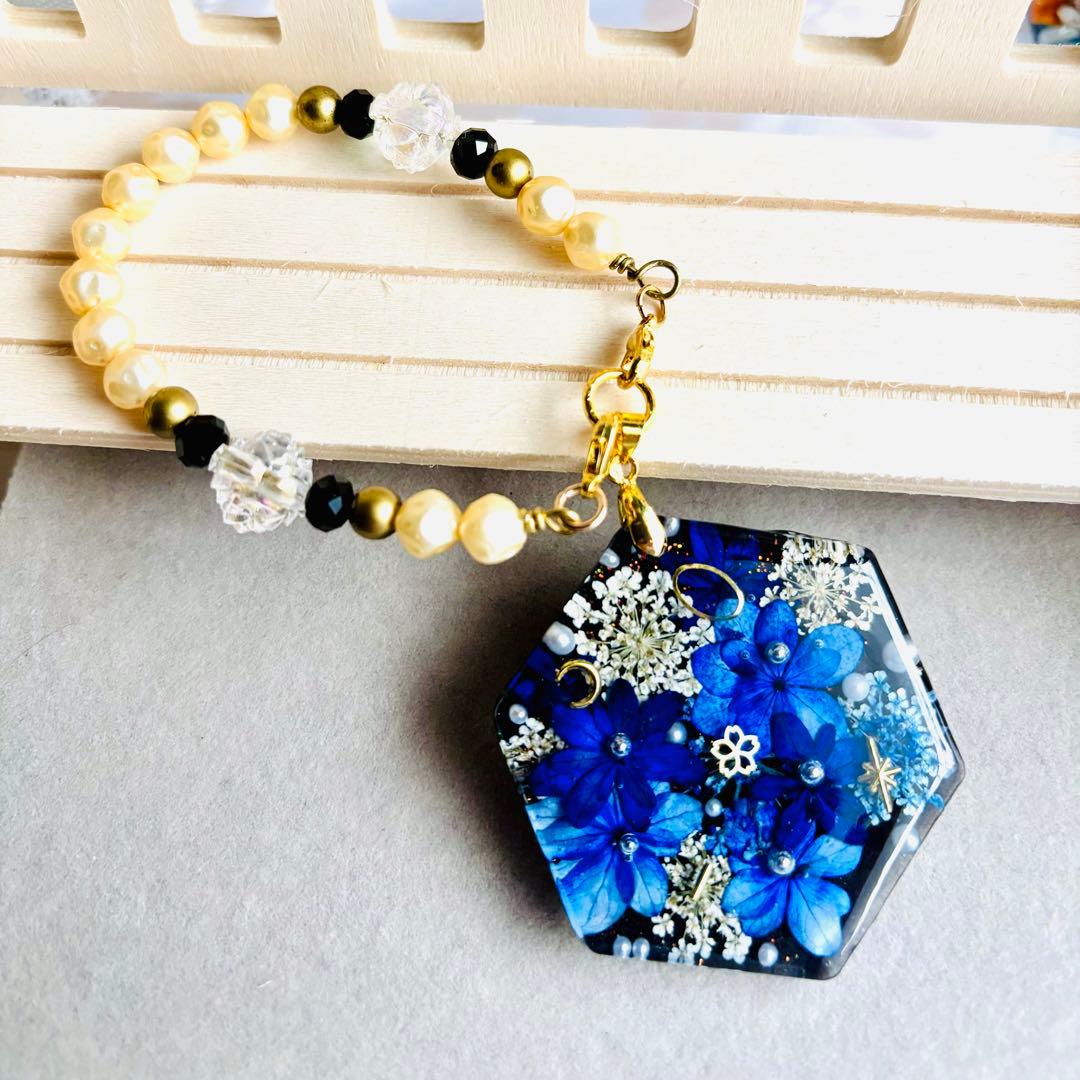 No.3120♡ドライフラワー♡ビーズ♡レジンチャーム♡バッグチャーム