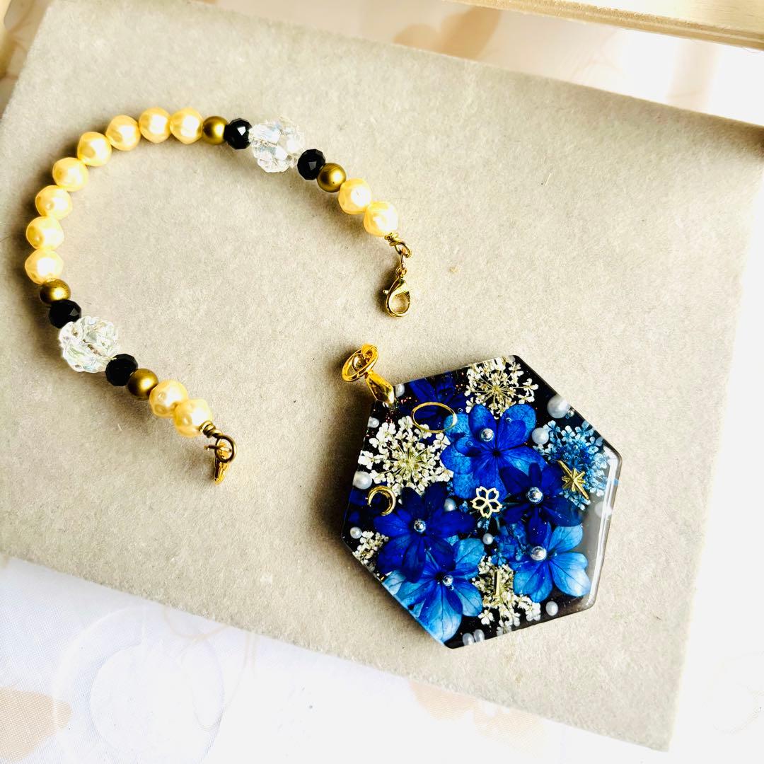 No.3120♡ドライフラワー♡ビーズ♡レジンチャーム♡バッグチャーム