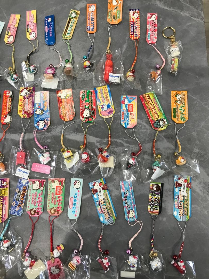 【まとめ売り】ハローキティ ご当地 キーホルダー ストラップ セット 70個