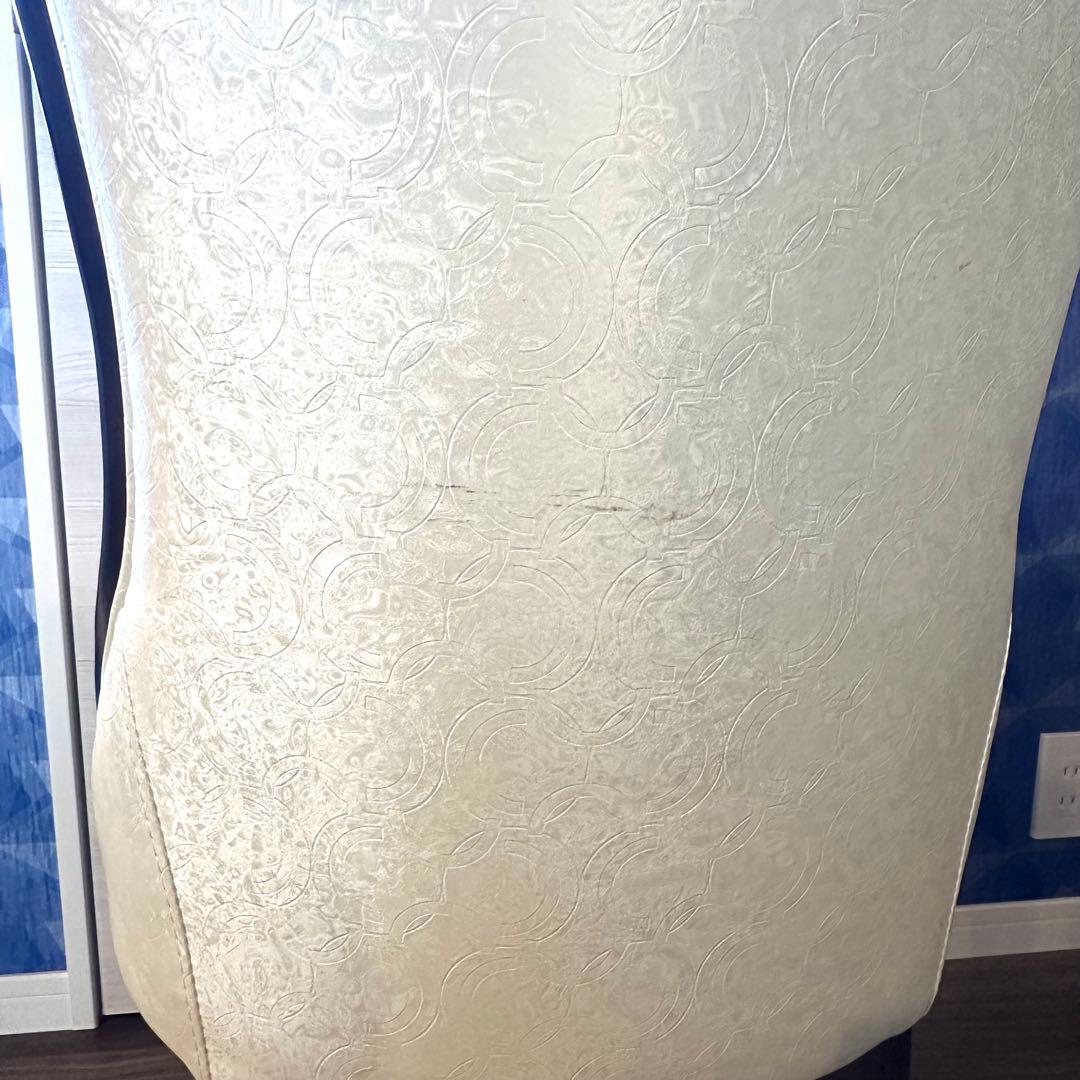 ダイニングチェア 合皮　アイボリー　エレガント系１脚