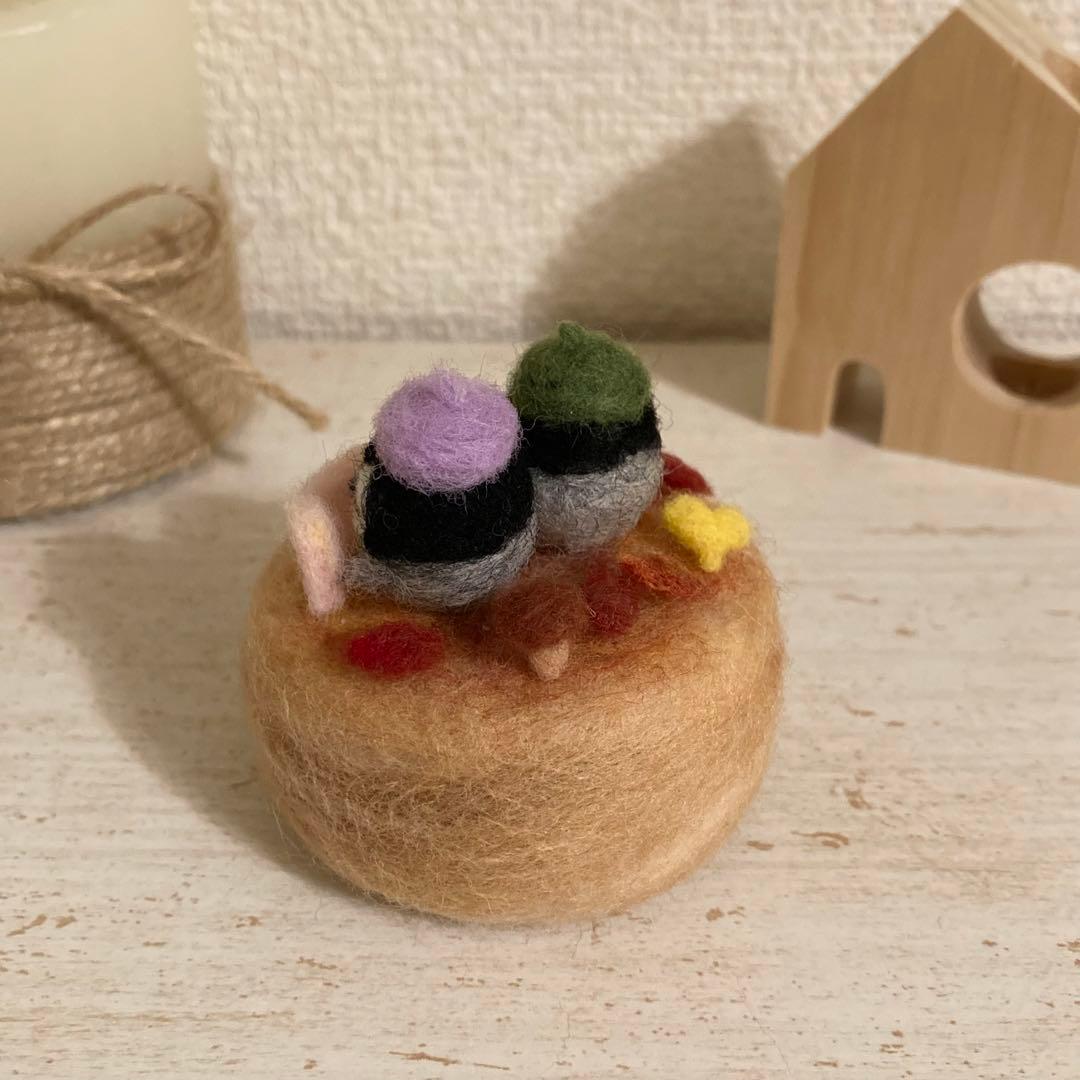 読書の秋のペンギンさん　羊毛フェルト