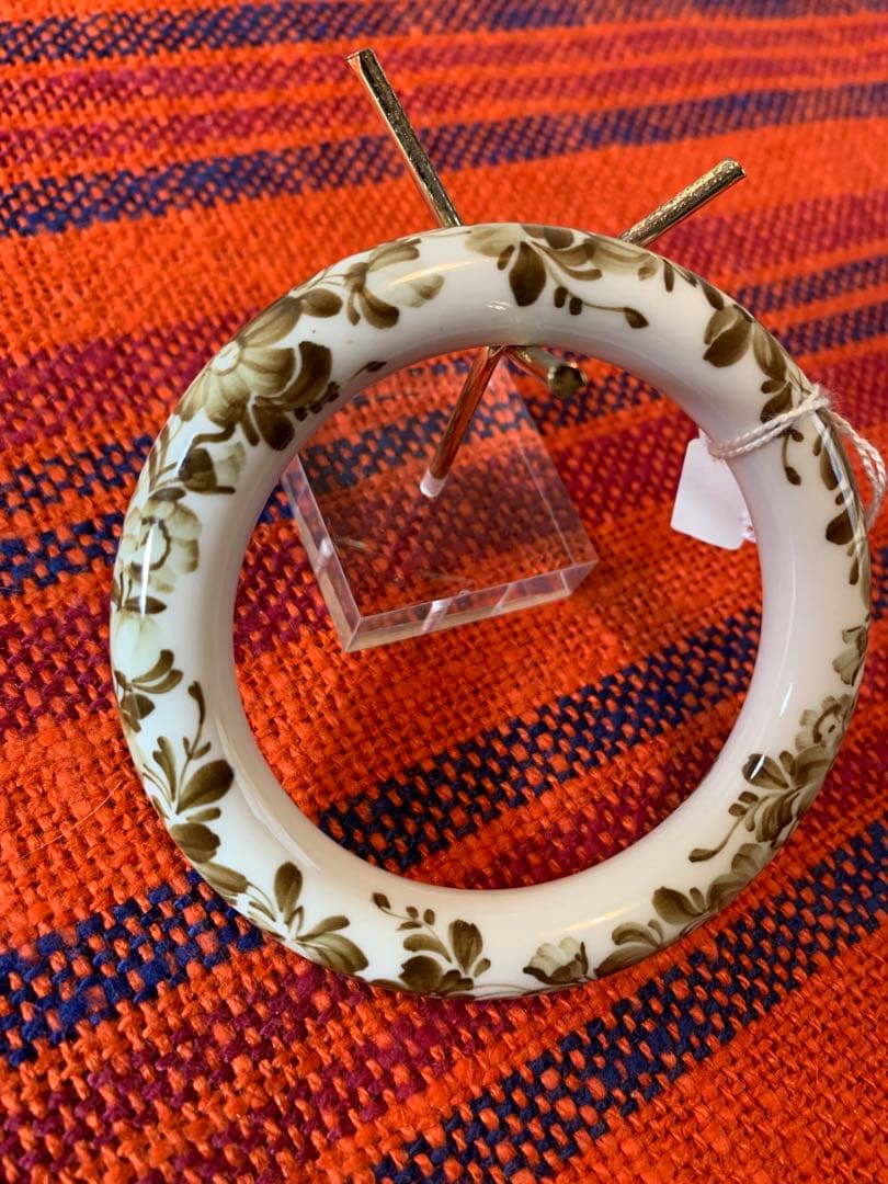 ロイヤルコペンハーゲン　ビンテージのレアなブラウンフラワー陶器のバングルお洒落！