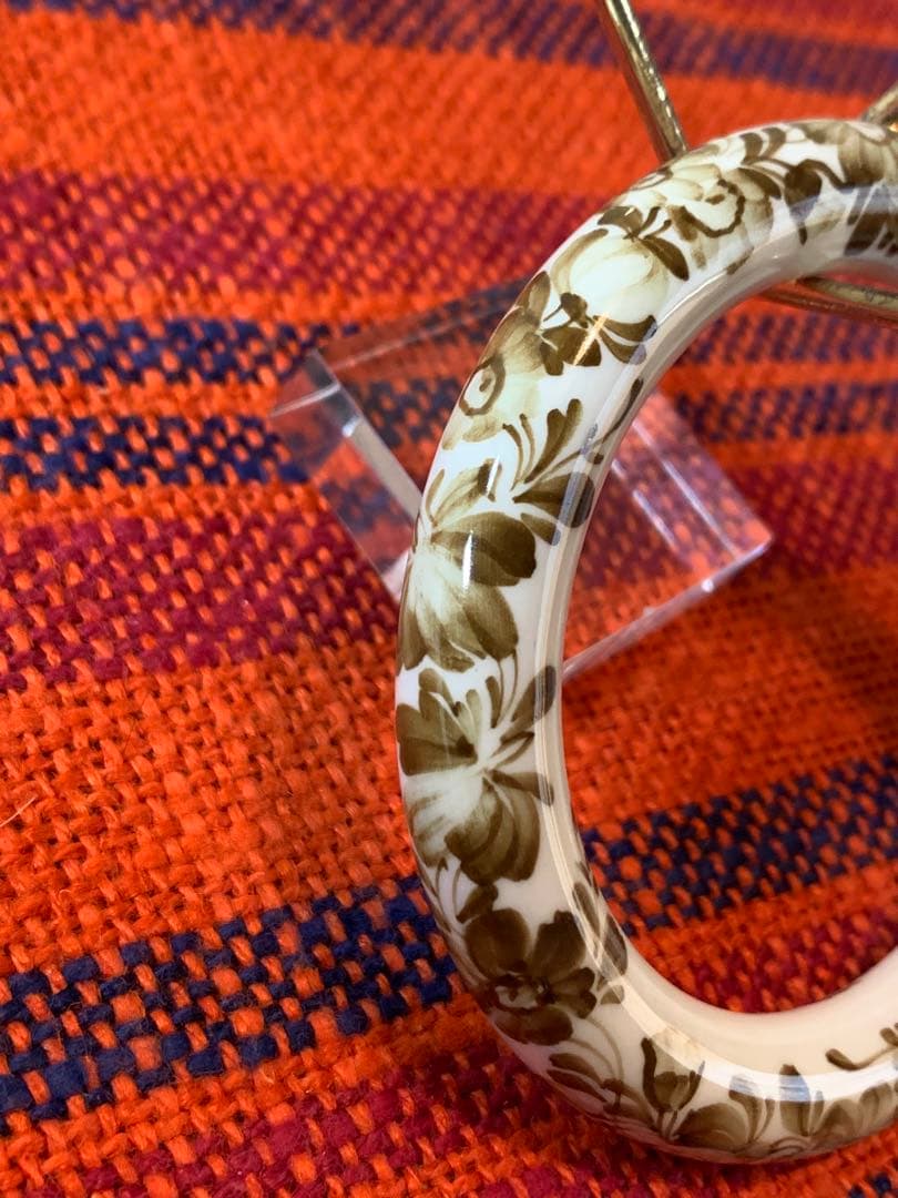 ロイヤルコペンハーゲン　ビンテージのレアなブラウンフラワー陶器のバングルお洒落！