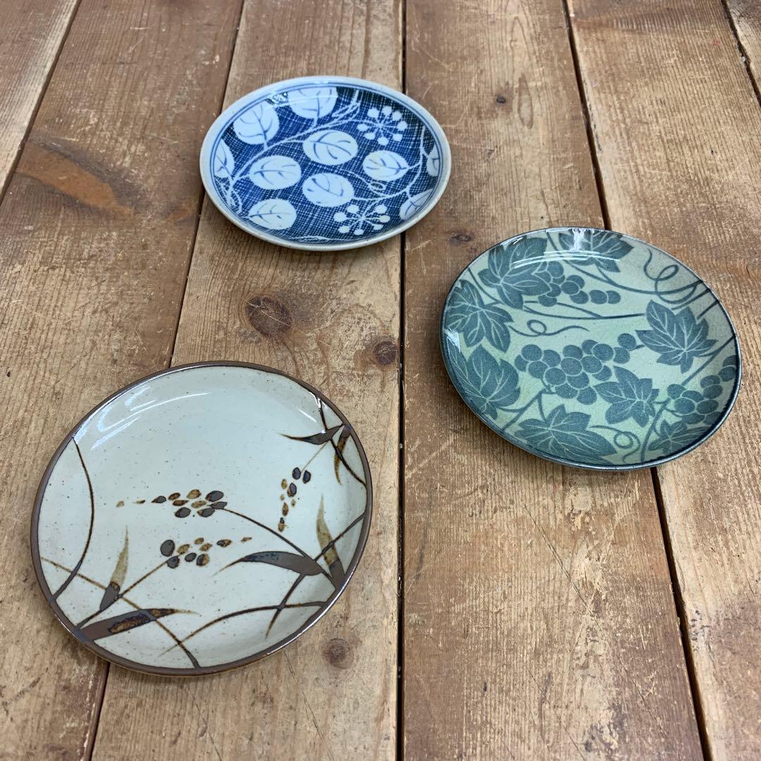 D-5 【趣のある和食器】柄違い小皿・小鉢 12点セット（黒塗箱付き）まとめ売り