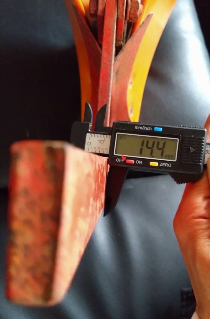 オレンジ色培土器（羽大きめ二枚羽　調節可）