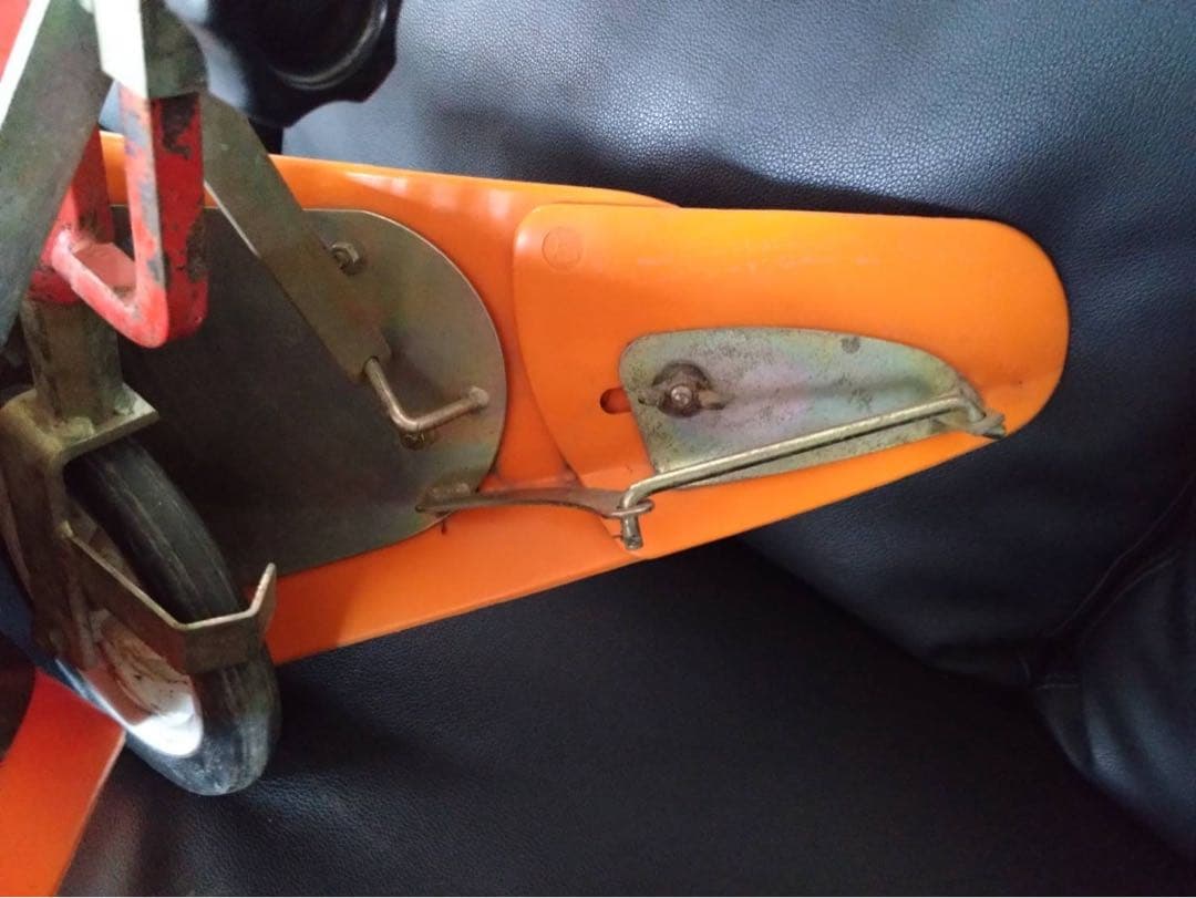 オレンジ色培土器（羽大きめ二枚羽　調節可）