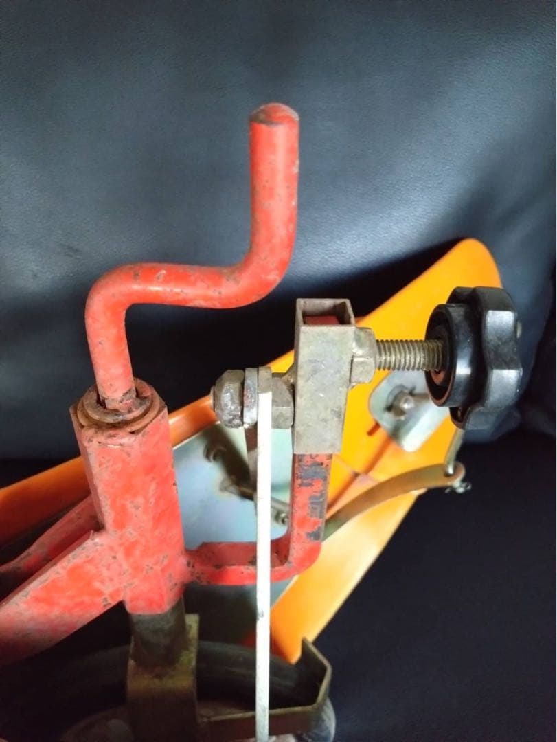 オレンジ色培土器（羽大きめ二枚羽　調節可）