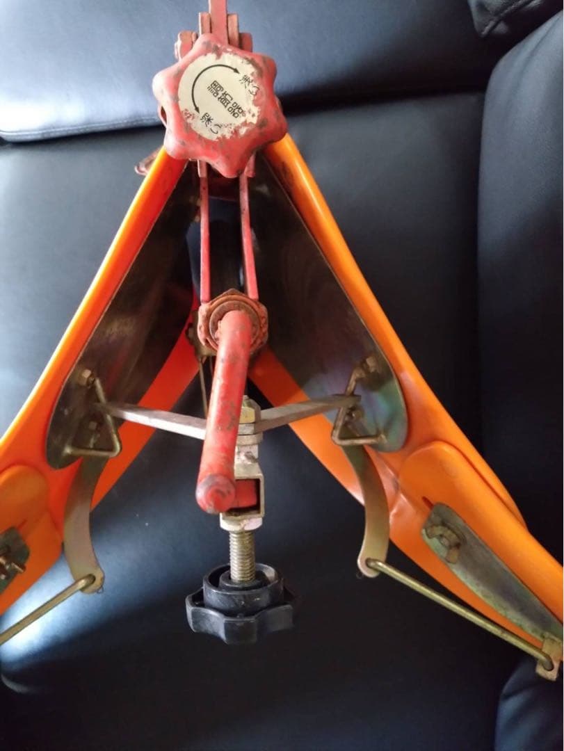 オレンジ色培土器（羽大きめ二枚羽　調節可）