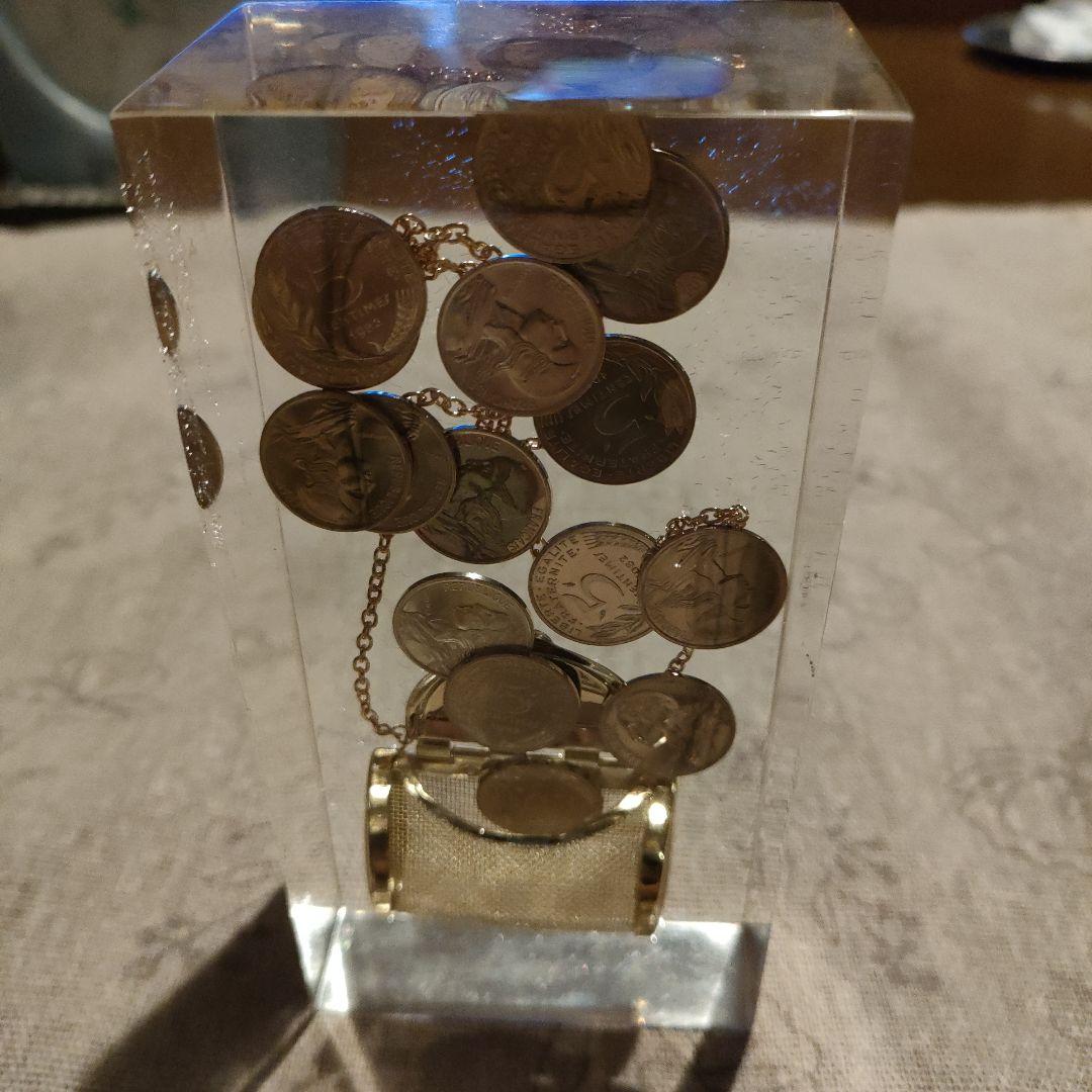 フランスフラン金色メッシュホルダーとセットの置物