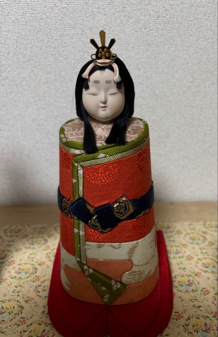 雛人形 立雛　真多呂人形　富士山　伝統的な雛祭り　桐箱入り