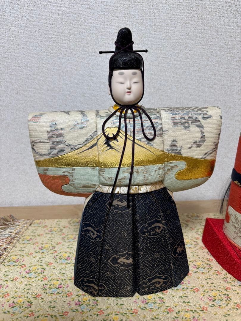 雛人形 立雛　真多呂人形　富士山　伝統的な雛祭り　桐箱入り