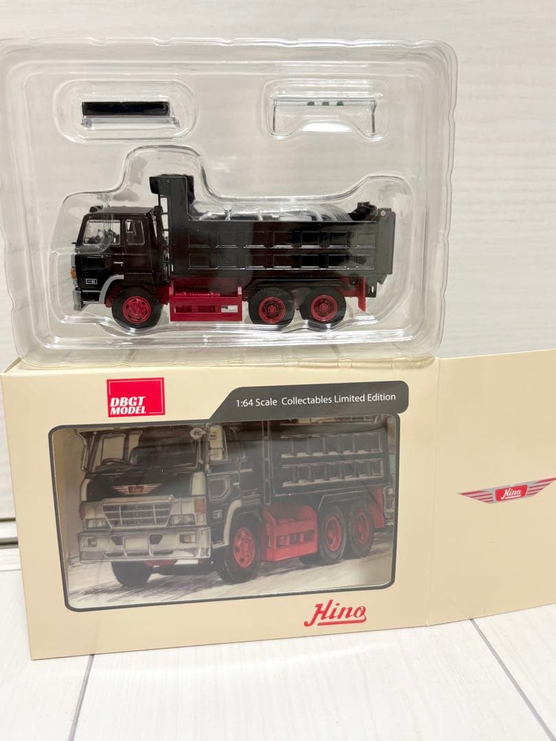 《新品箱付》1:64 日野　ダンプ　トラック　ミニカー