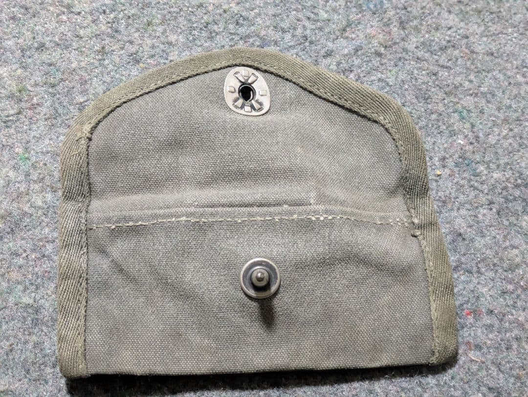 陸上自衛隊　旧型装備　救急品袋　ポーチ　救急品入れ　1970年？　昭和自衛隊