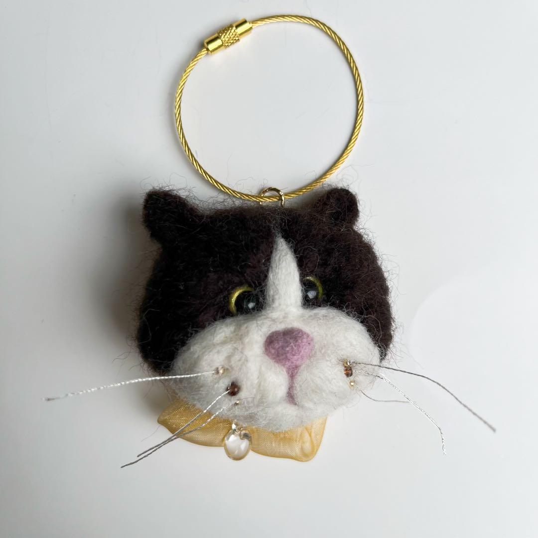 ぬいぐるみ ハチワレ バッグチャーム はちわれ ねこ キーホルダー マグネット可