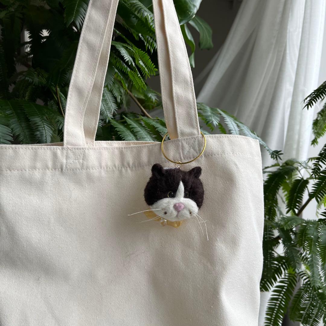 ぬいぐるみ ハチワレ バッグチャーム はちわれ ねこ キーホルダー マグネット可