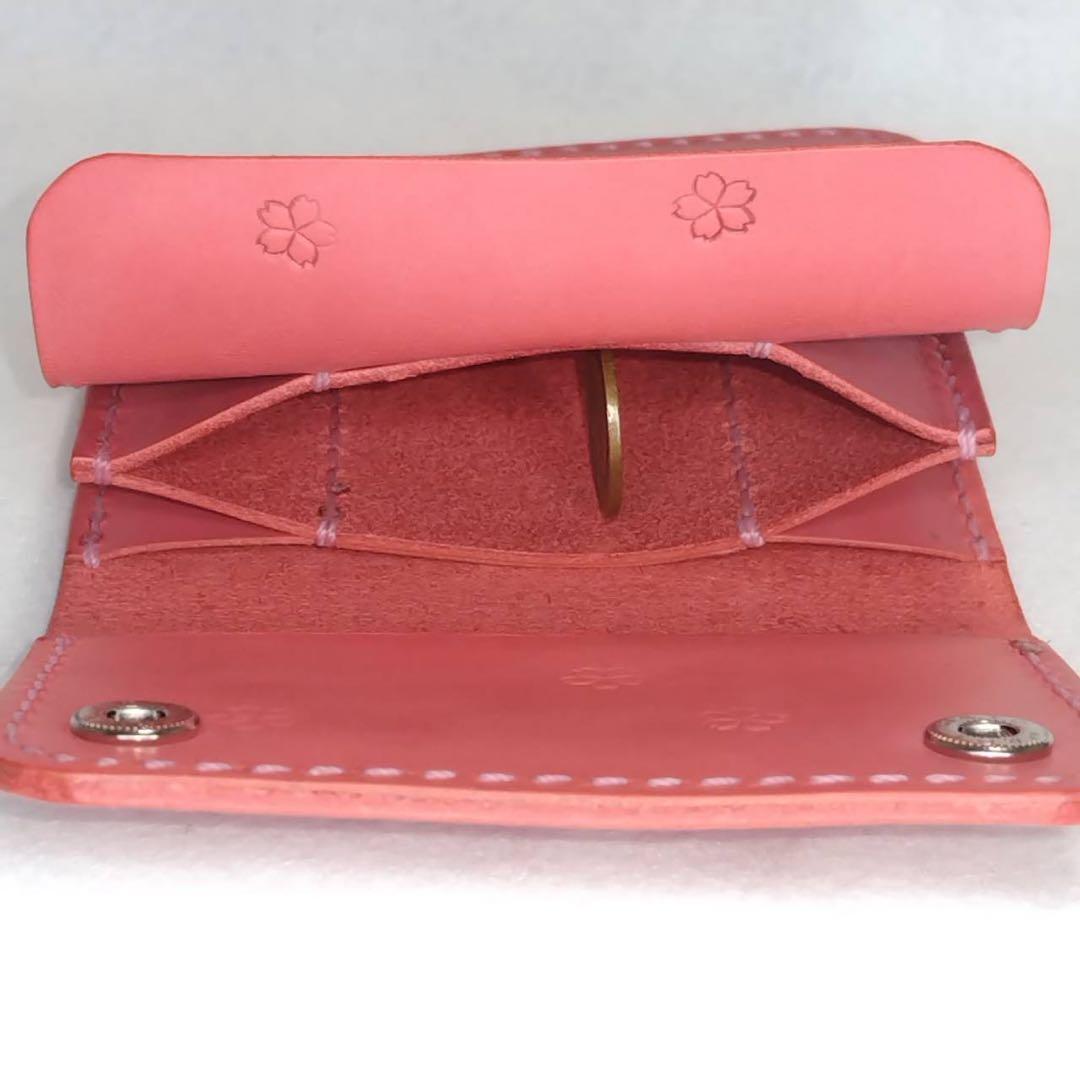 【ハンドメイド】総手縫い ヌメ革のウォレット（ピンク）サクラ刻印　革財布