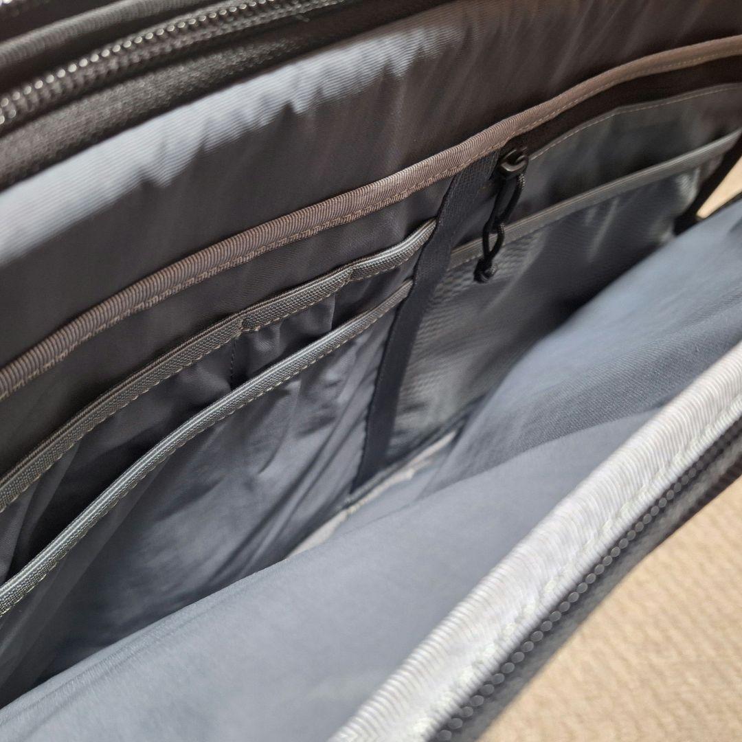 (ほぼ未使用)Aer Tech Folio16 ノートPC クラッチバッグ