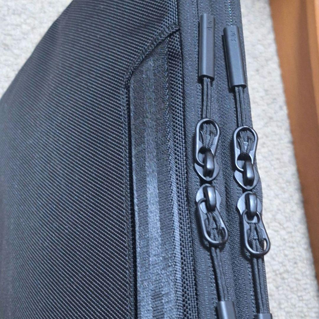 (ほぼ未使用)Aer Tech Folio16 ノートPC クラッチバッグ