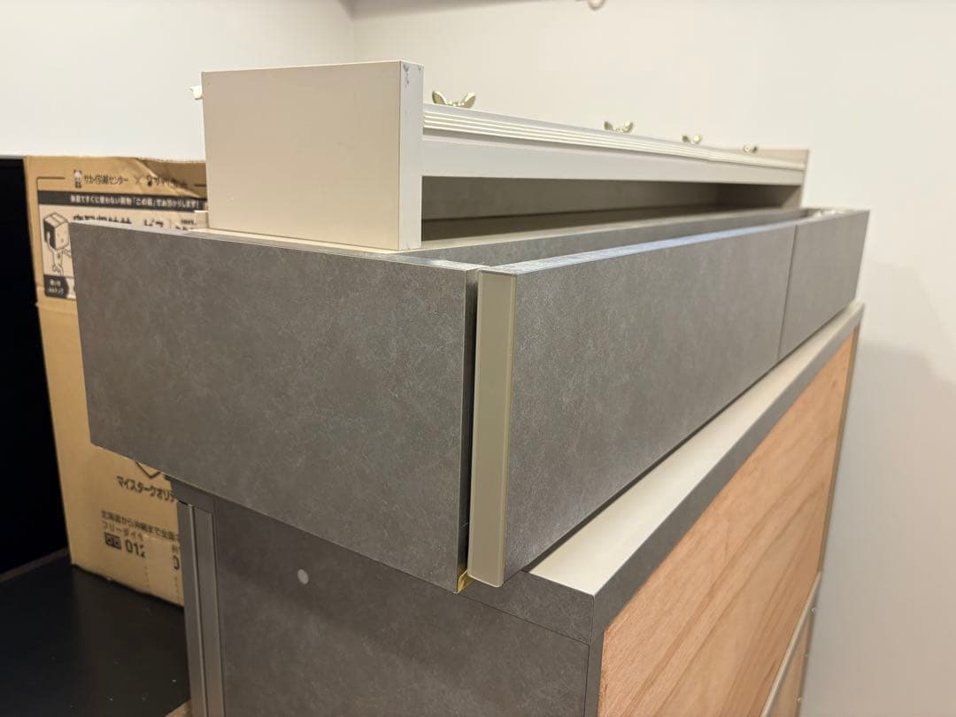 綾乃製作所　プロージット　食器棚