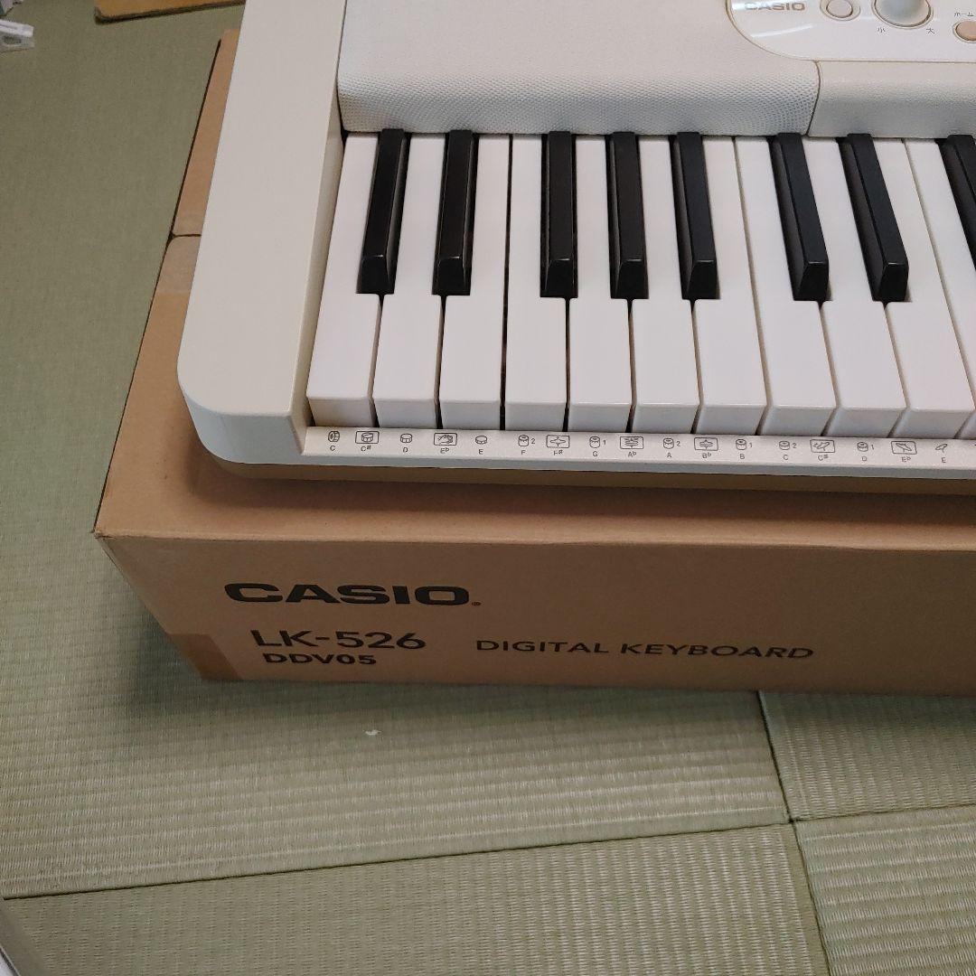 CASIO LK-526 61鍵 ヒカリナビゲーション付きキーボード