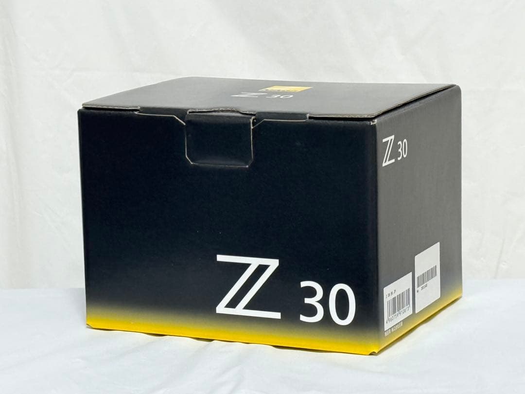 新品未使用　Nikon Z30 本体のみ