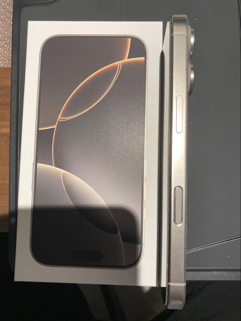 美品Apple iPhone16 Pro ナチュラルチタニウム 256GB