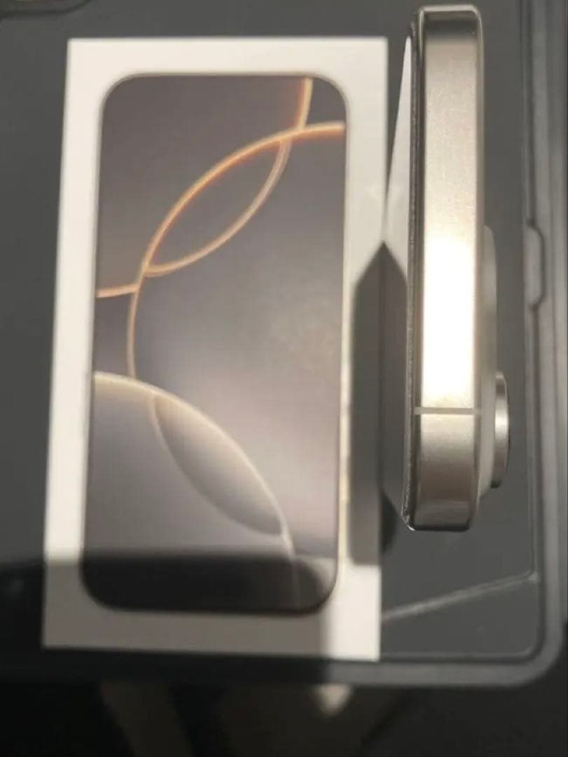 美品Apple iPhone16 Pro ナチュラルチタニウム 256GB
