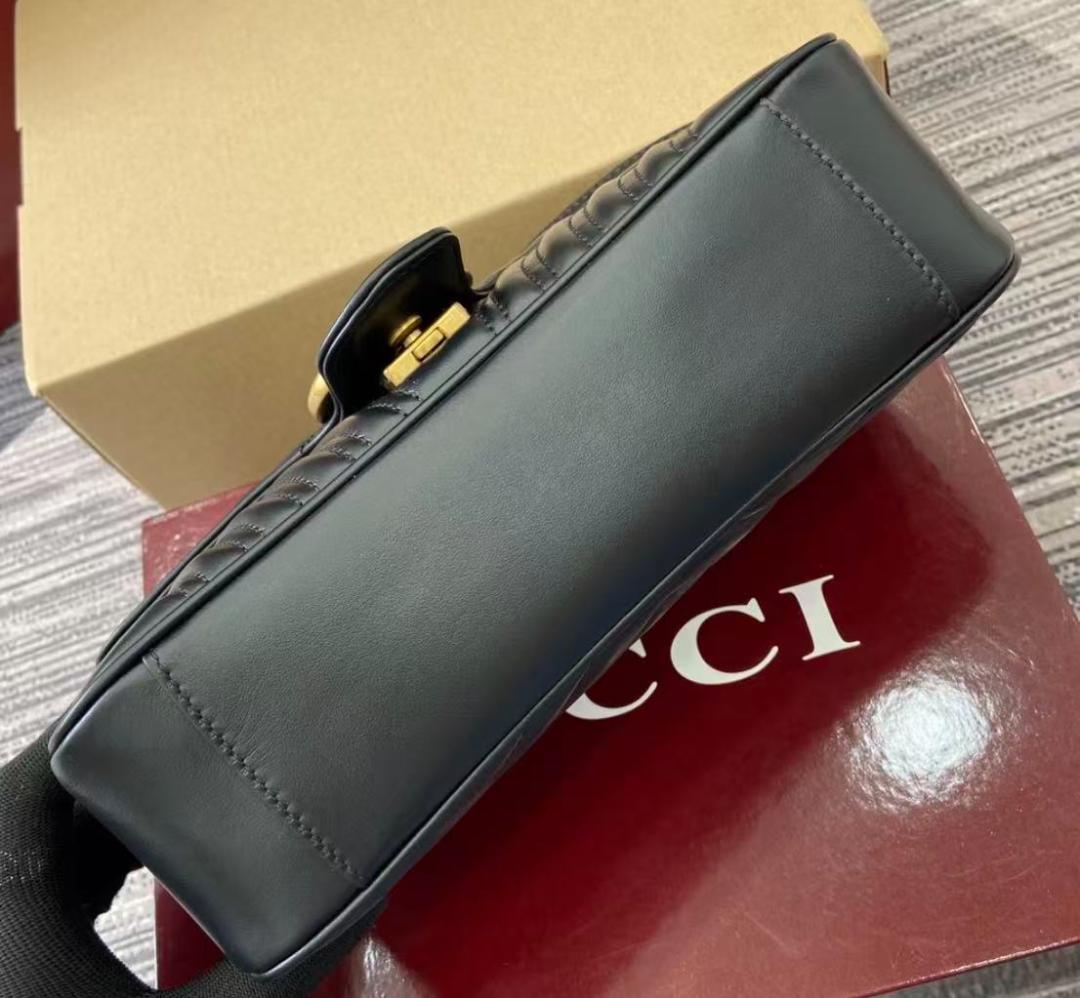美品 G~U~⭐C~C~I ブラック ショルダーバッグ キルティング ~~~ww