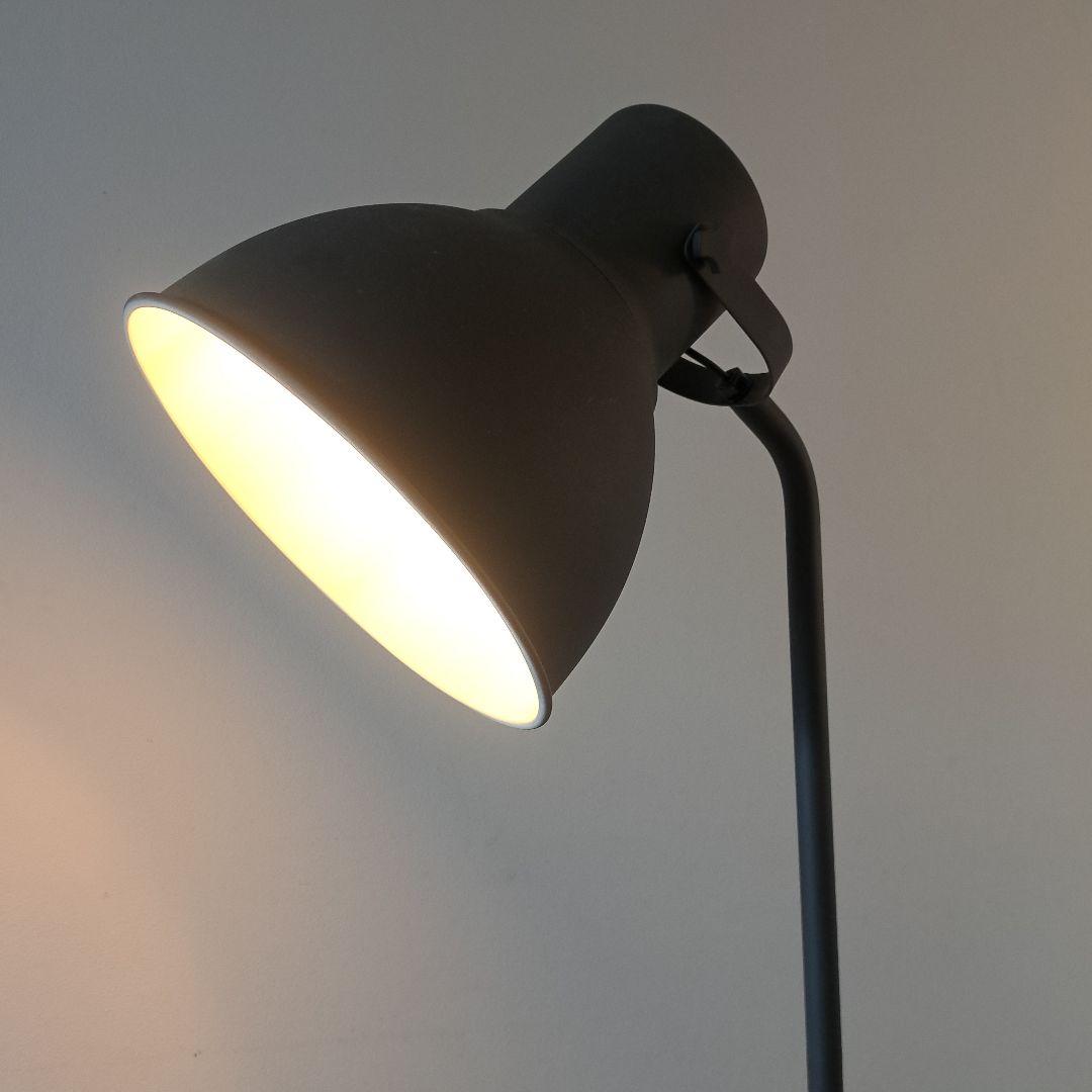 IKEA HEKTAR ヘクタル ライトスタンド（LED電球付き）