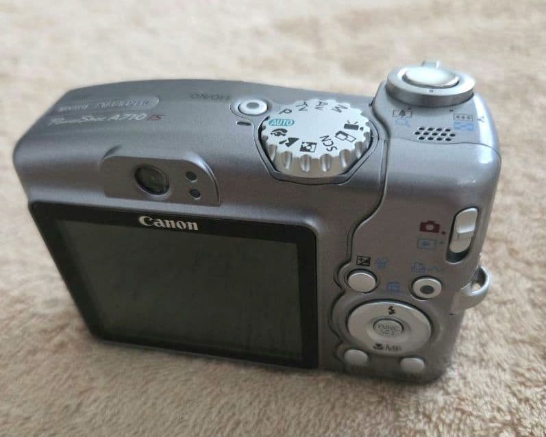 Canon　デジタルカメラPowerShot A710 IS 7.1MPケース付