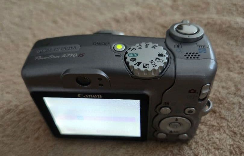 Canon　デジタルカメラPowerShot A710 IS 7.1MPケース付