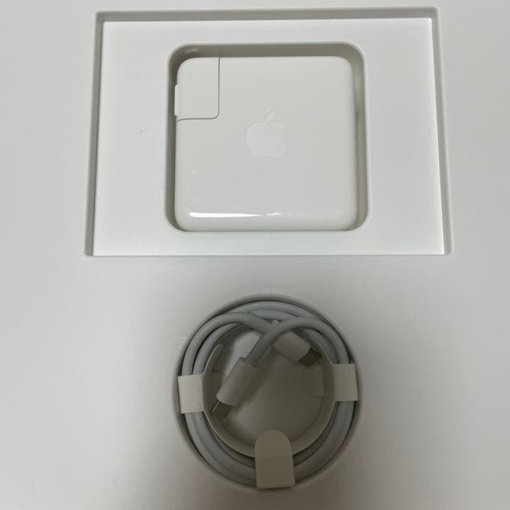 APPLE MACBOOK PRO 2017 13インチ