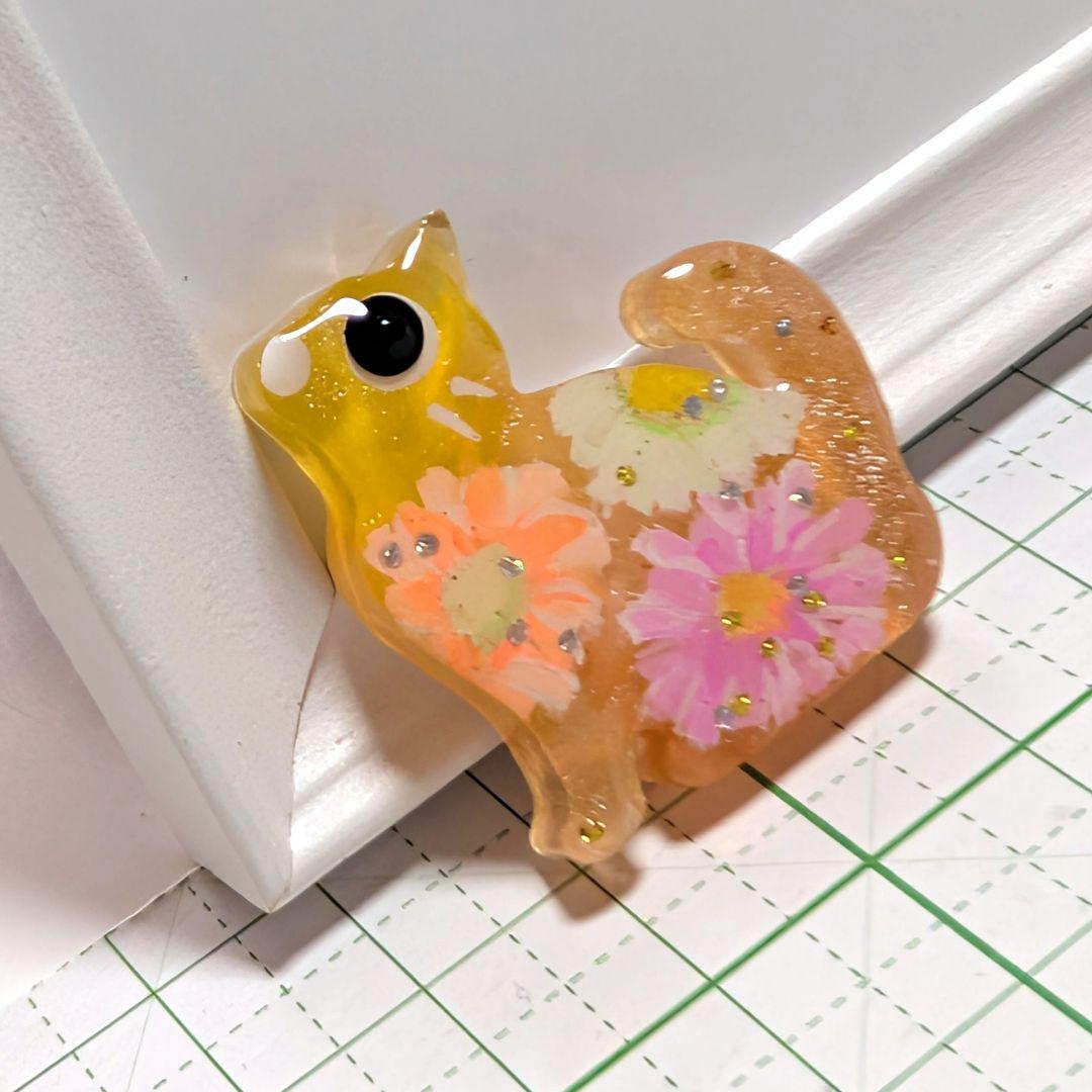 猫　レジンヘアゴム　優しい元気色