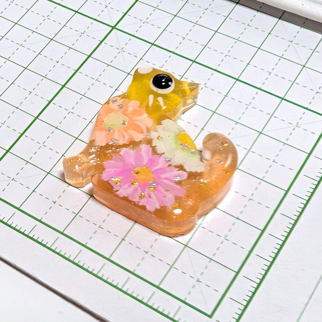 猫　レジンヘアゴム　優しい元気色