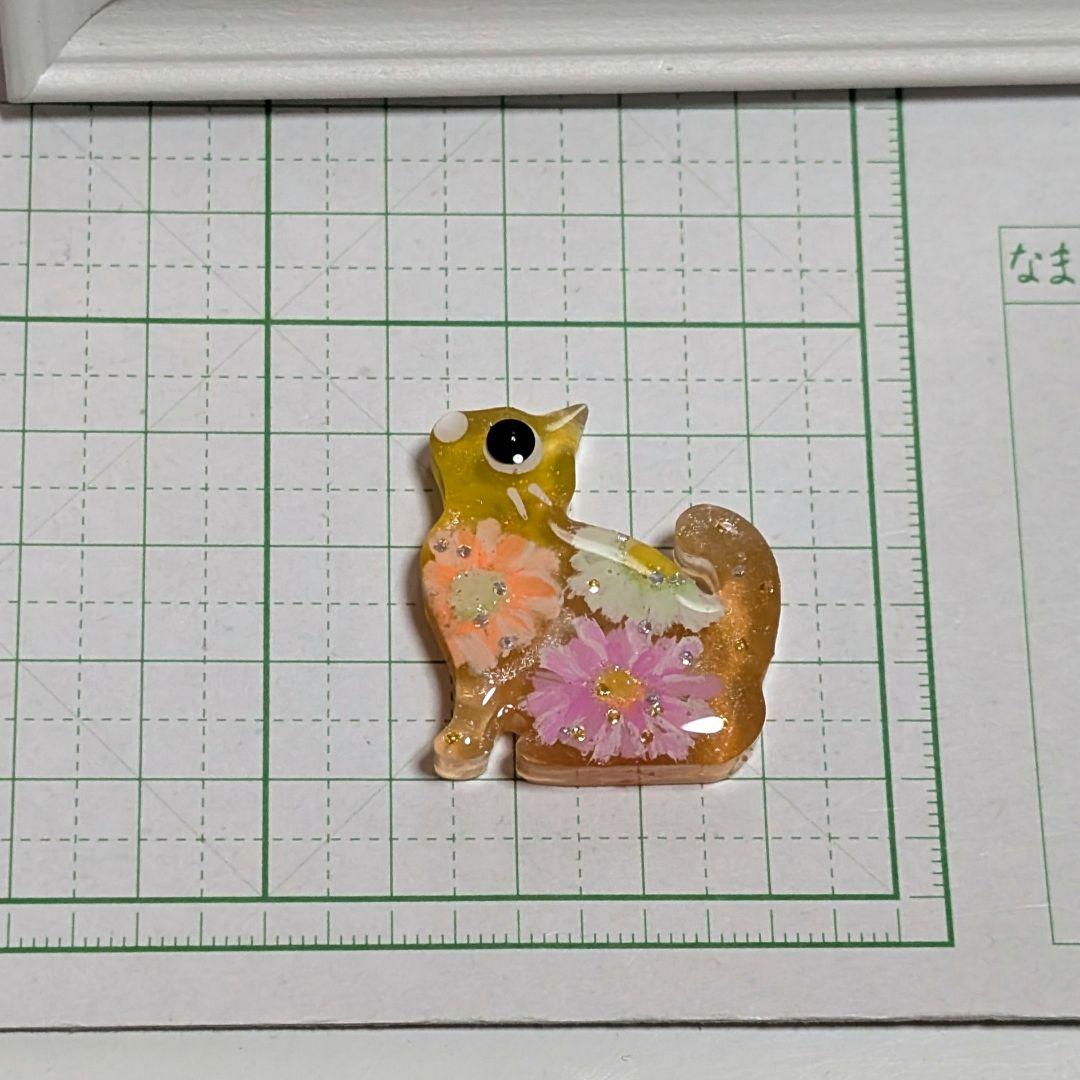 猫　レジンヘアゴム　優しい元気色