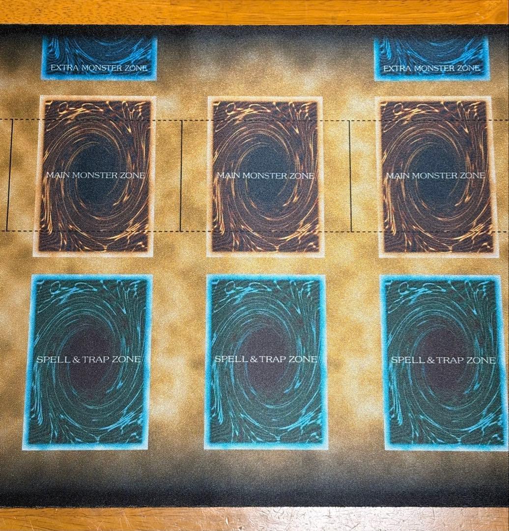 遊戯王ＯＣＧ　ニューロン　ハーフ　プレイマット　初期デザイン