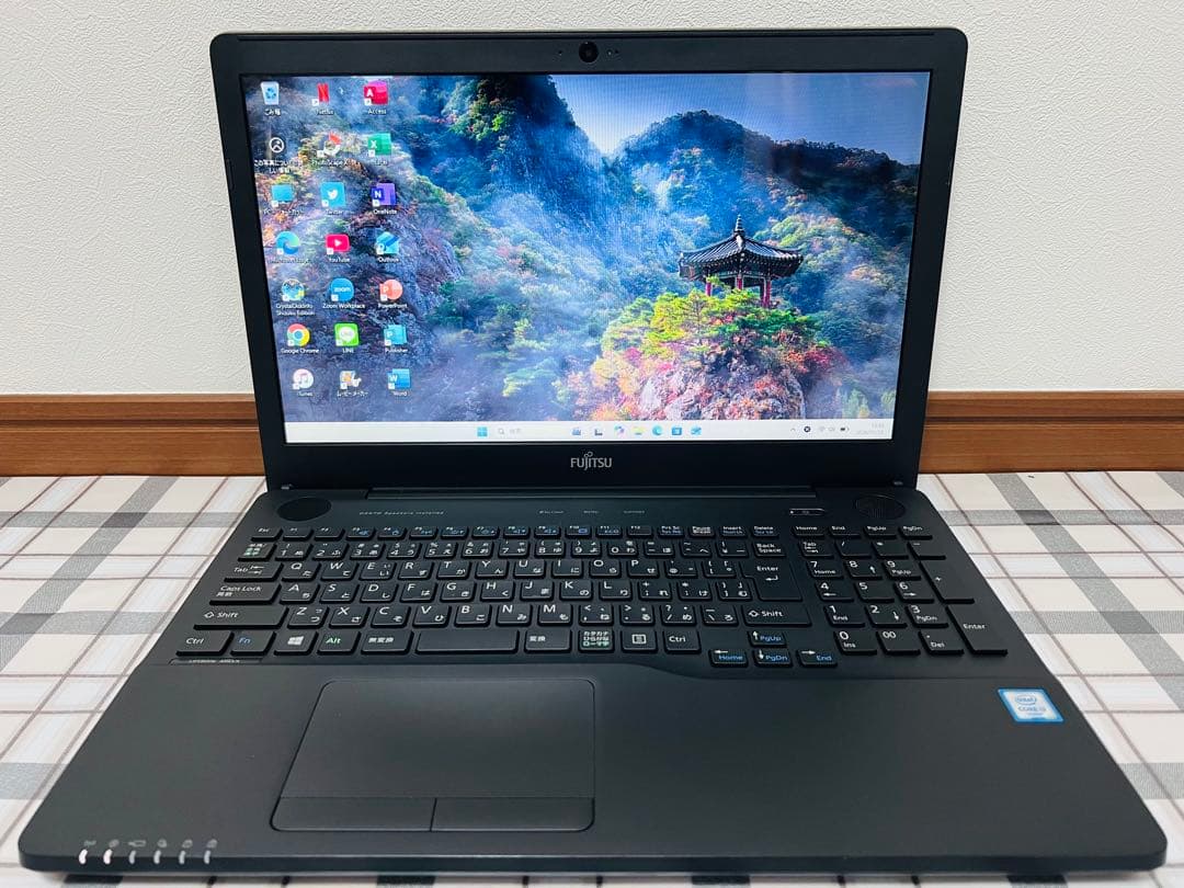 FUJITSU ノートパソコンWin11/8GB/SSD240GB/OFFICE