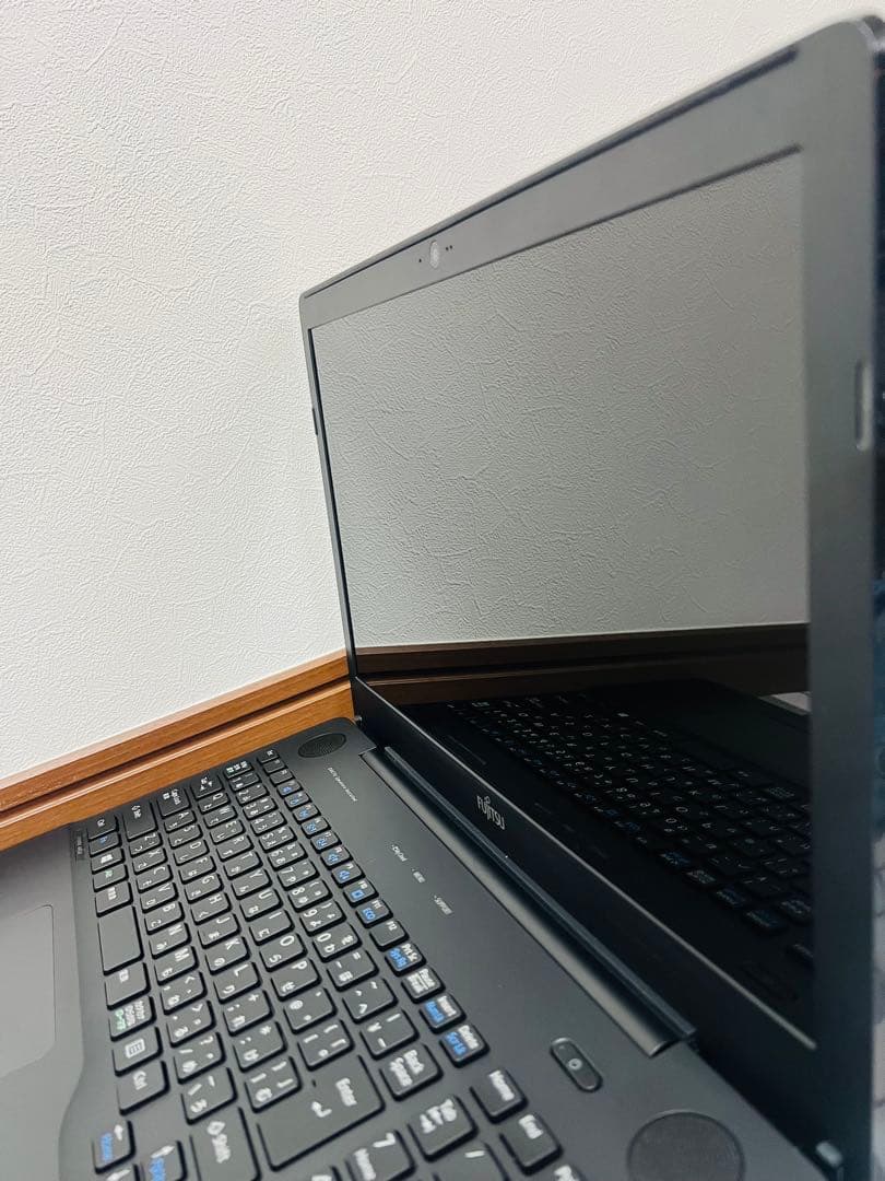 FUJITSU ノートパソコンWin11/8GB/SSD240GB/OFFICE